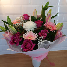 Load image into Gallery viewer, Pink and White Mixed seasonal bouquet - Gold Coast City Florist
